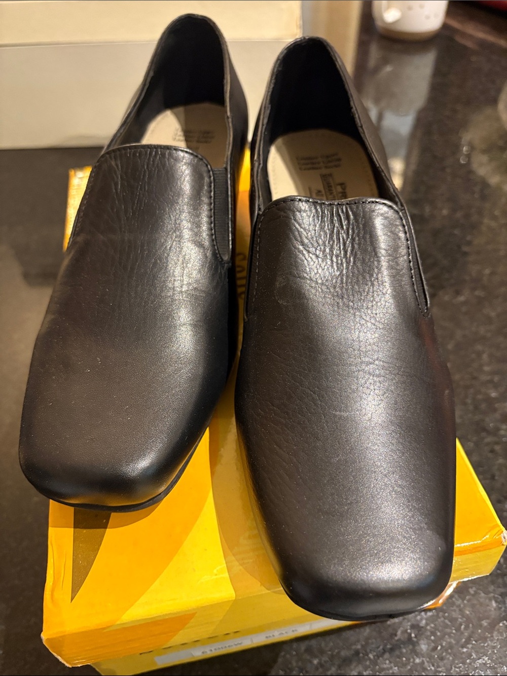 Ladies black shoes